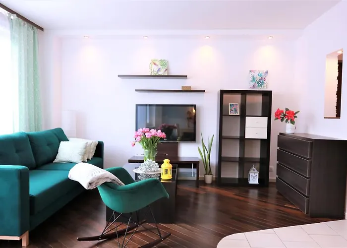 Stylish And Spacious By Cooee Apartments