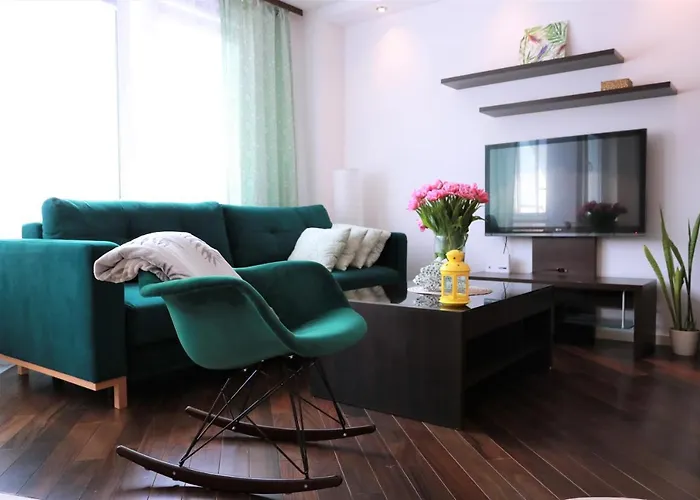 Stylish And Spacious By Cooee Apartments